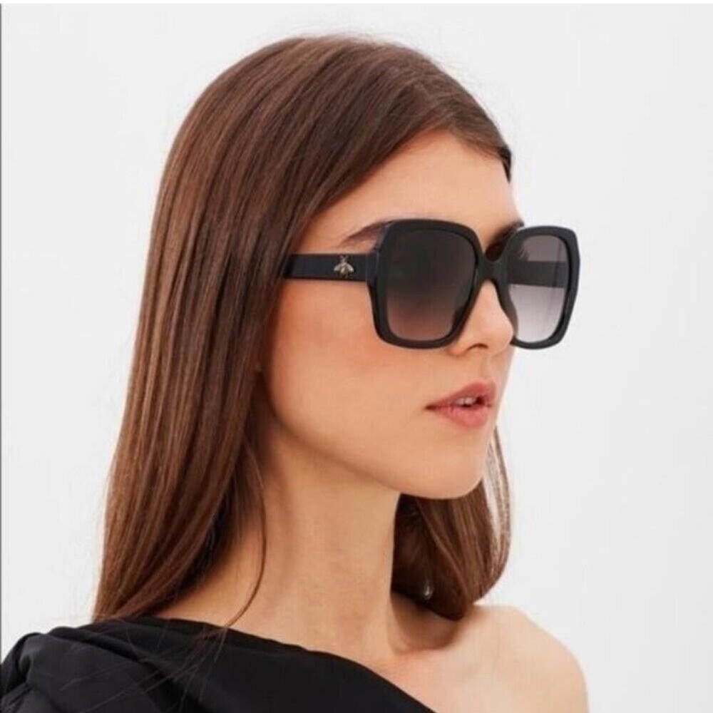 Gucci Classic Oversized Woman Sunglasses GG0096S, Black Frames,